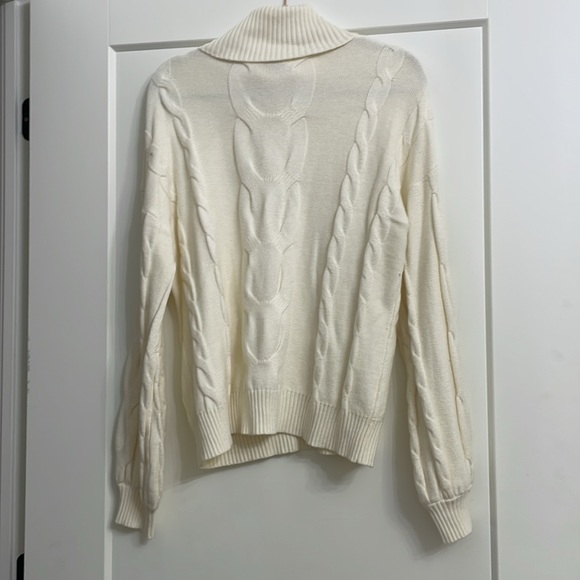 Cable knit cream turtleneck - Picture 2 of 4